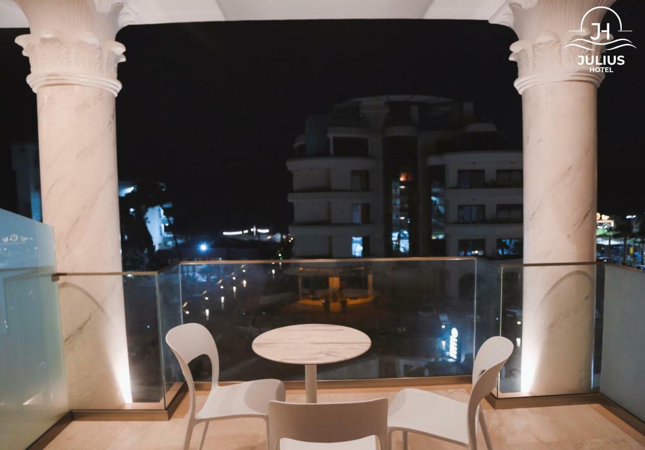 Julius Hotel Golem  Exterior photo